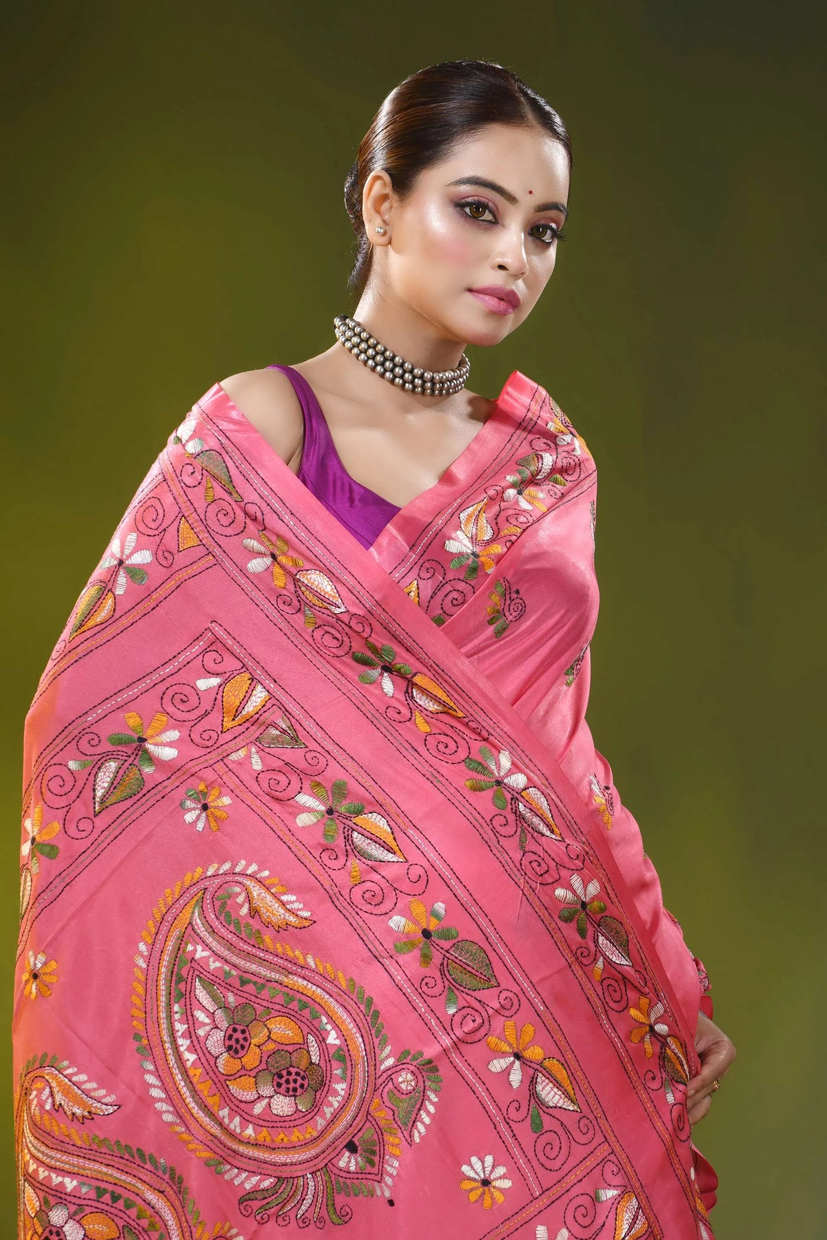 Hand embroidered blush pink silk kantha saree with paisley motif 2