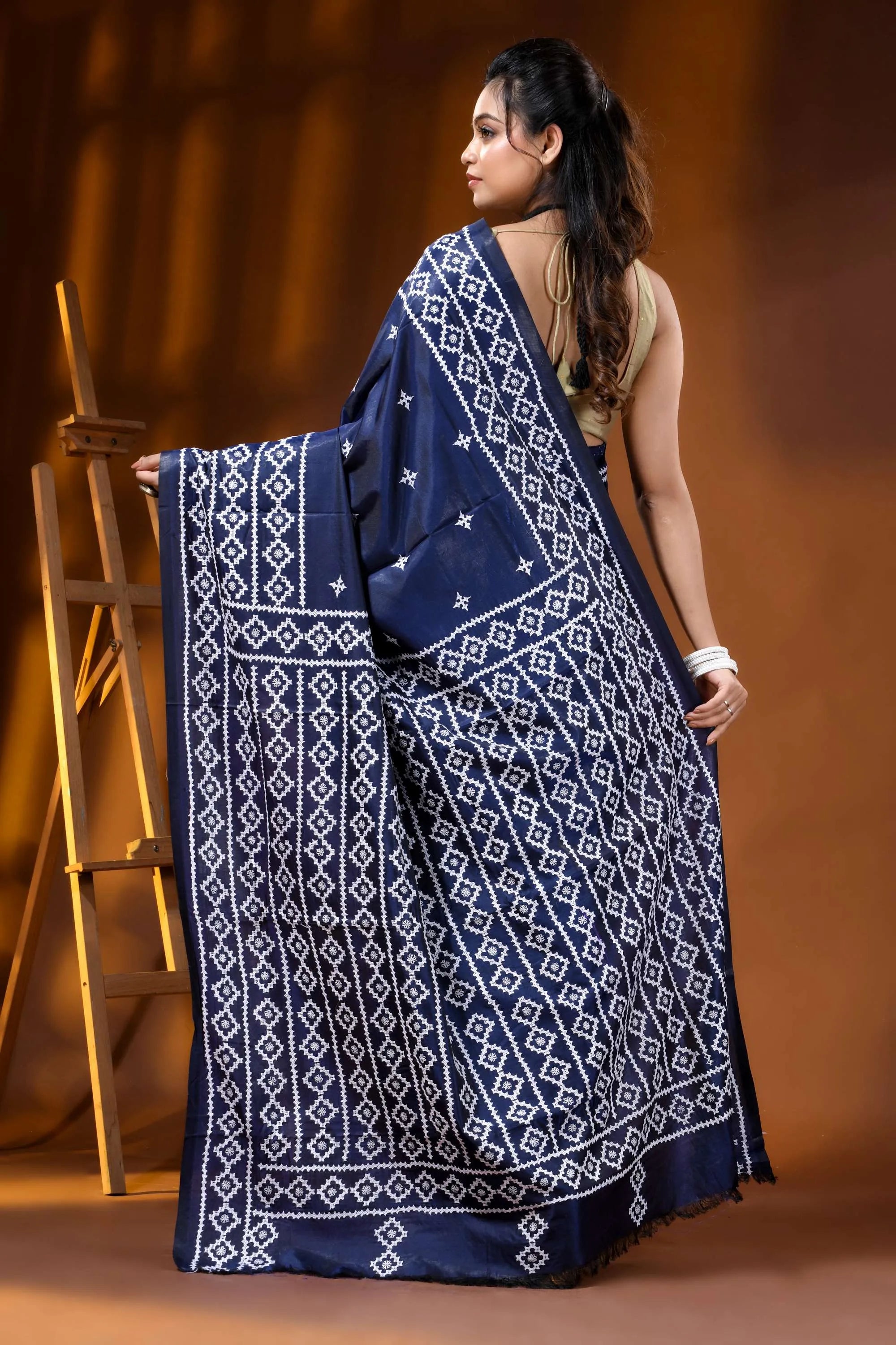 Hand embroidered navy blue silk kutch work saree - geometric design 5