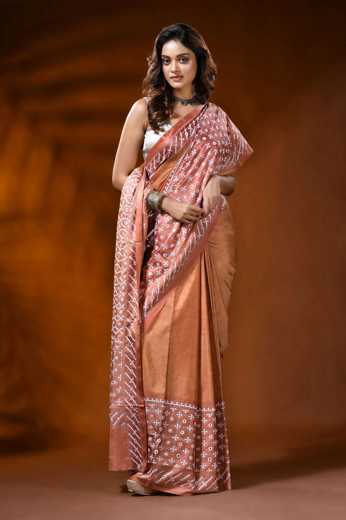 Hand embroidered peach kutch work silk saree with mirror detailing 4
