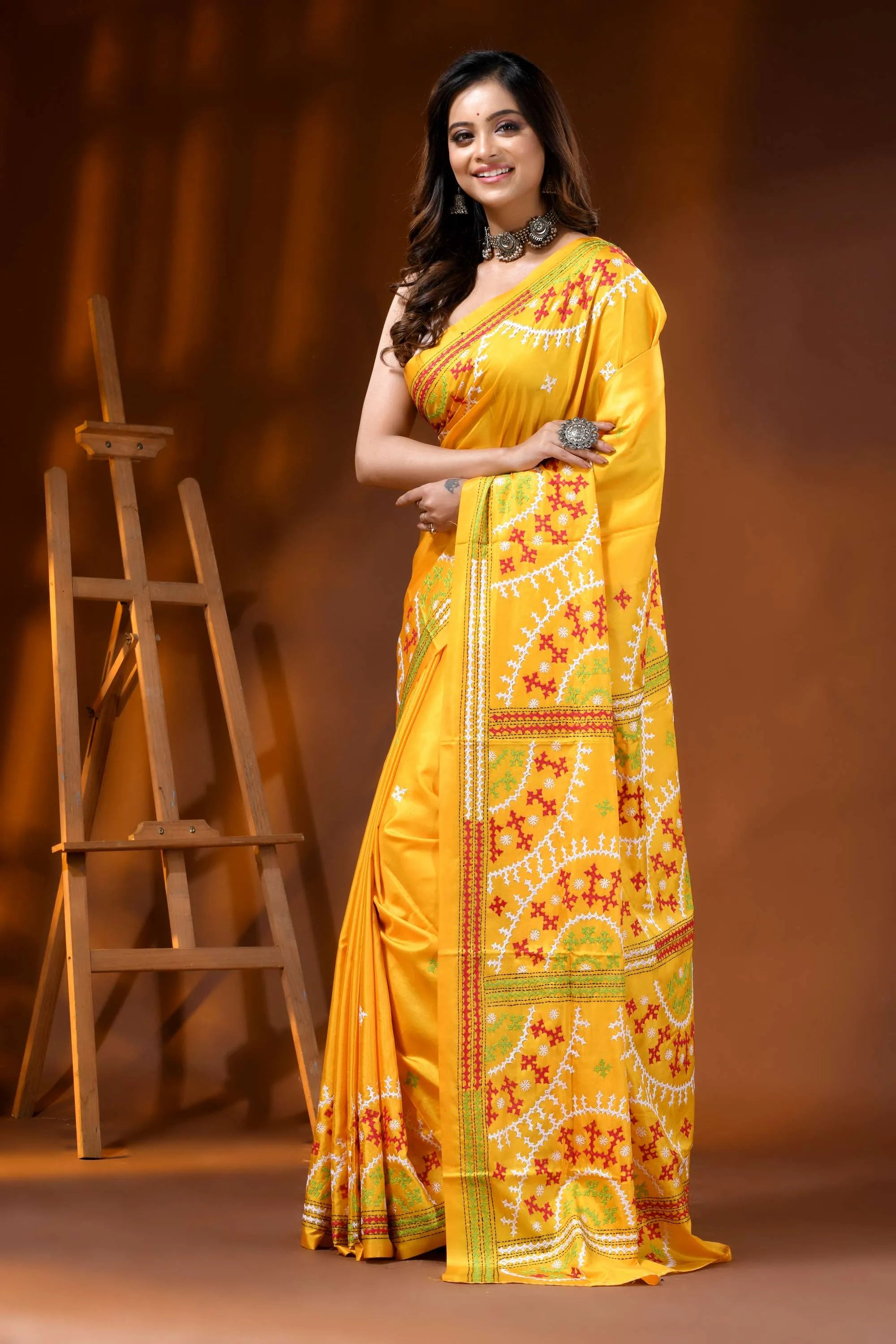 Hand embroidered yellow silk kutch embroidery saree with ethnic design 3