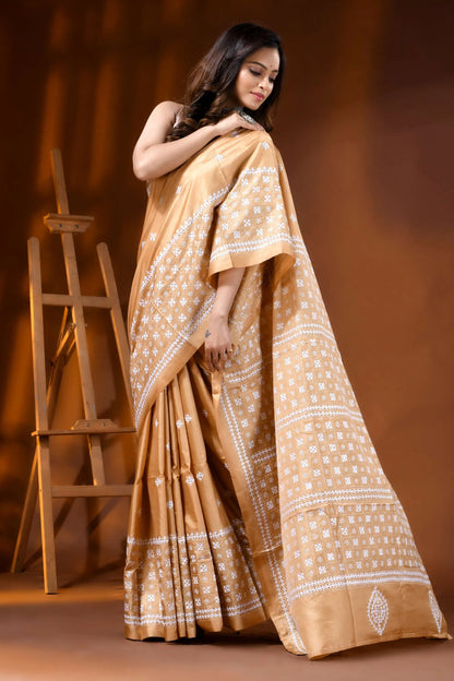 Handcrafted beige kutch embroidery saree in silk with ethnic motifs 4