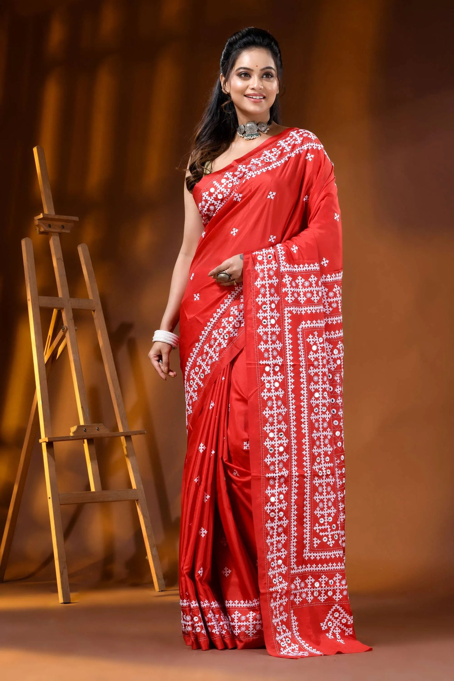 Handcrafted bright red silk kutch embroidery saree with mirror detailing 7