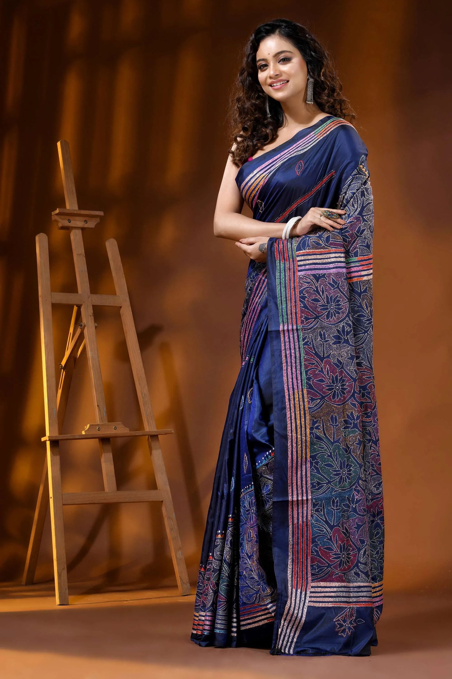 Handcrafted floral design navy blue kantha embroidery silk saree - reverse stitch 3