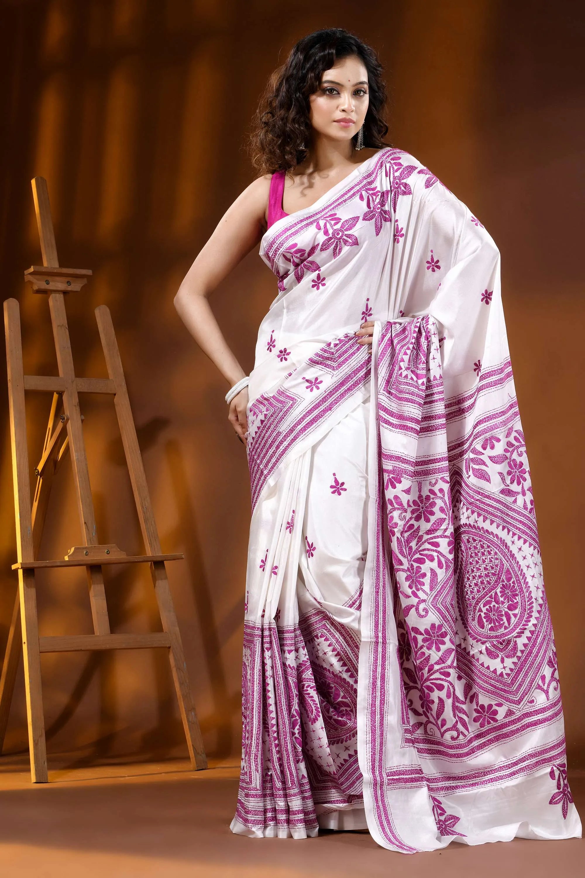 Handcrafted floral motif daisy white silk kantha embroidery saree 1