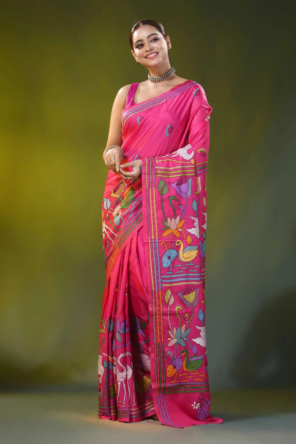 Handcrafted fuchsia pink crane motif silk kantha stitch saree 7