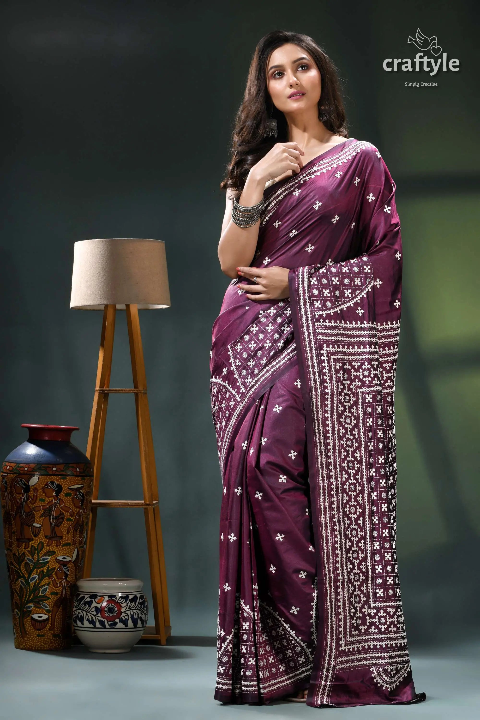 Handcrafted gujrati stitch heritage silk saree in wine berry purple bandhani saree white geometric 7