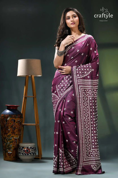 Handcrafted gujrati stitch heritage silk saree in wine berry purple bandhani saree white geometric 7