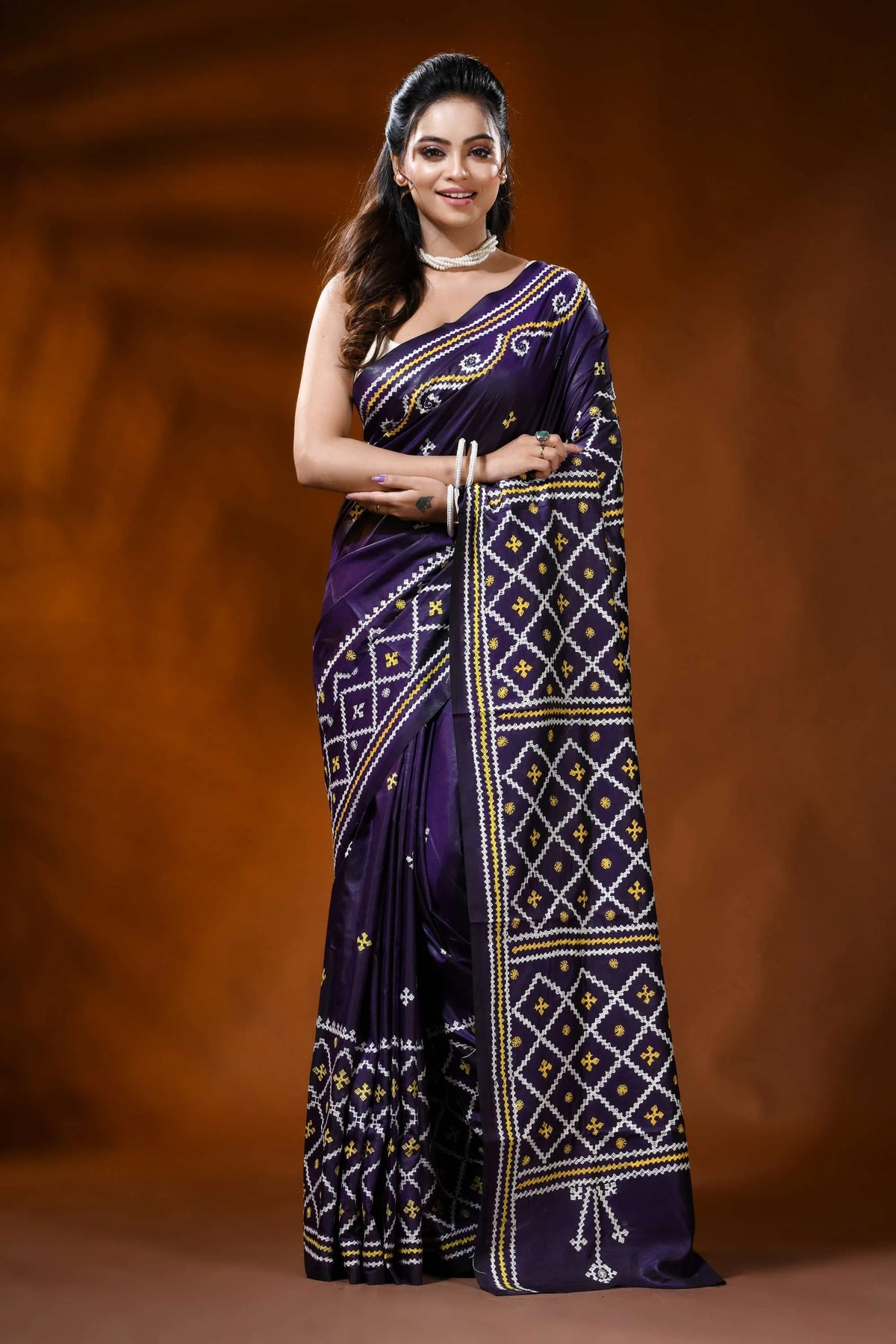 Handcrafted midnight purple gujarati stitch silk saree - ethnic motifs 6