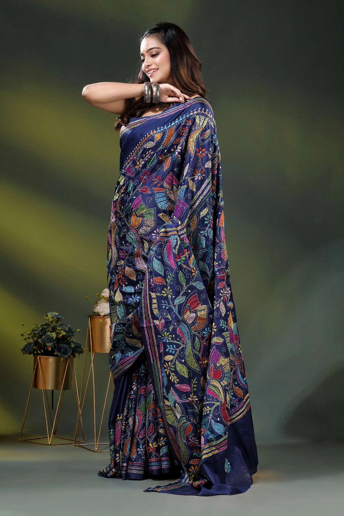 Handcrafted navy blue floral bird design silk kantha stitch saree 7