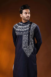 Handcrafted navy blue men’s cotton kantha kurta with white geometric design 6