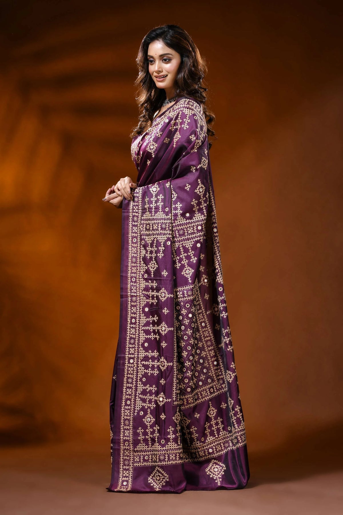 Handcrafted plum purple kutch work silk saree with mirror detailing 3