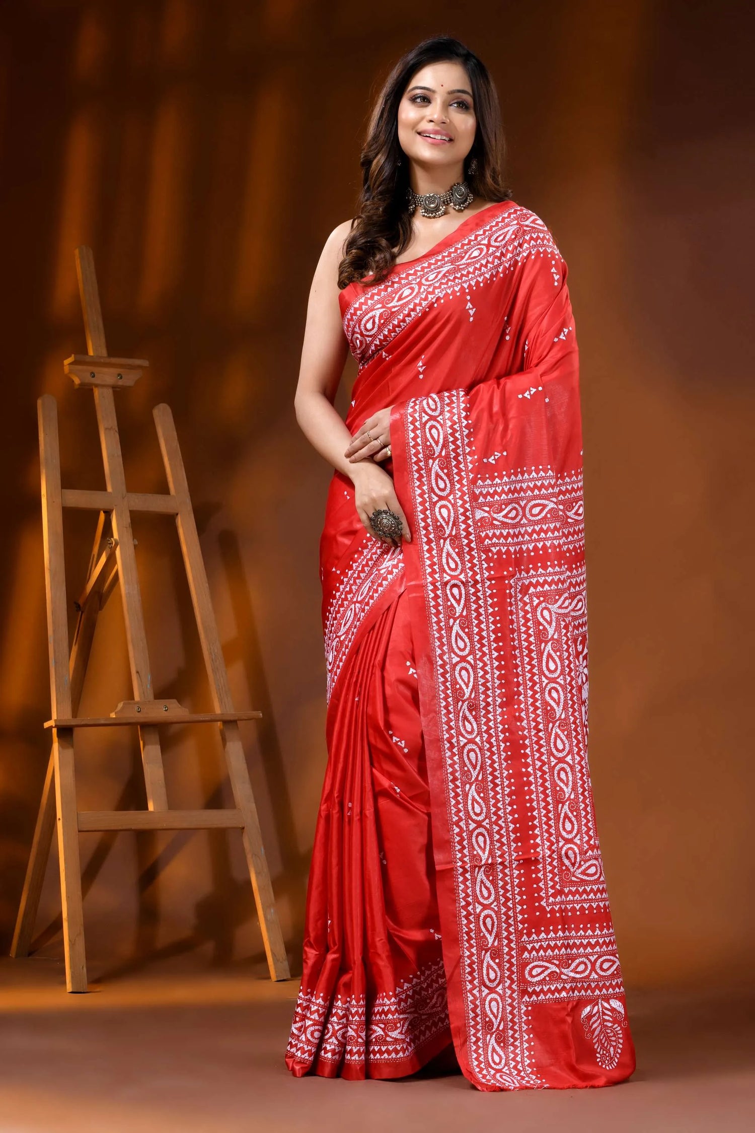 Handcrafted red kantha embroidery silk saree floral ethnic motif 6