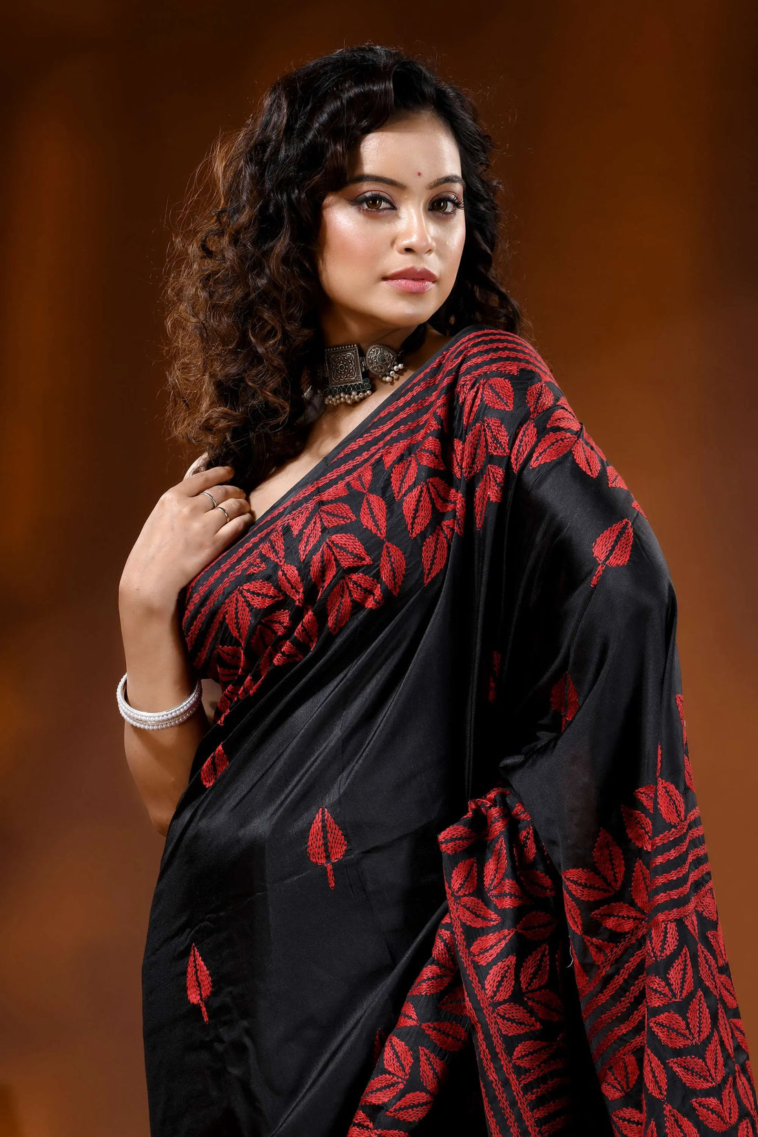 Handcrafted red leaf motif silk kantha work saree in black 2