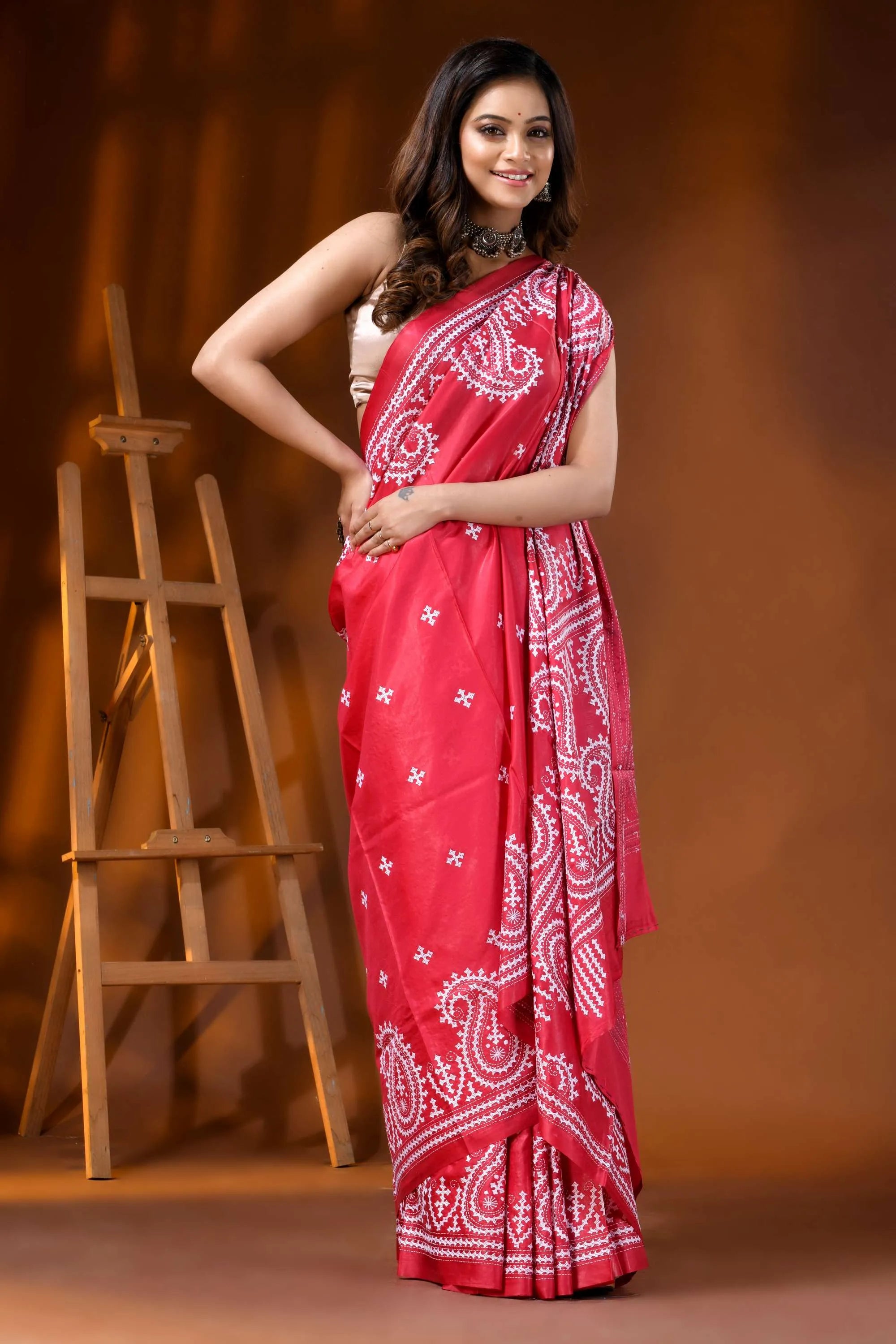 Handcrafted red silk gujarati stitch saree with paisley design 4
