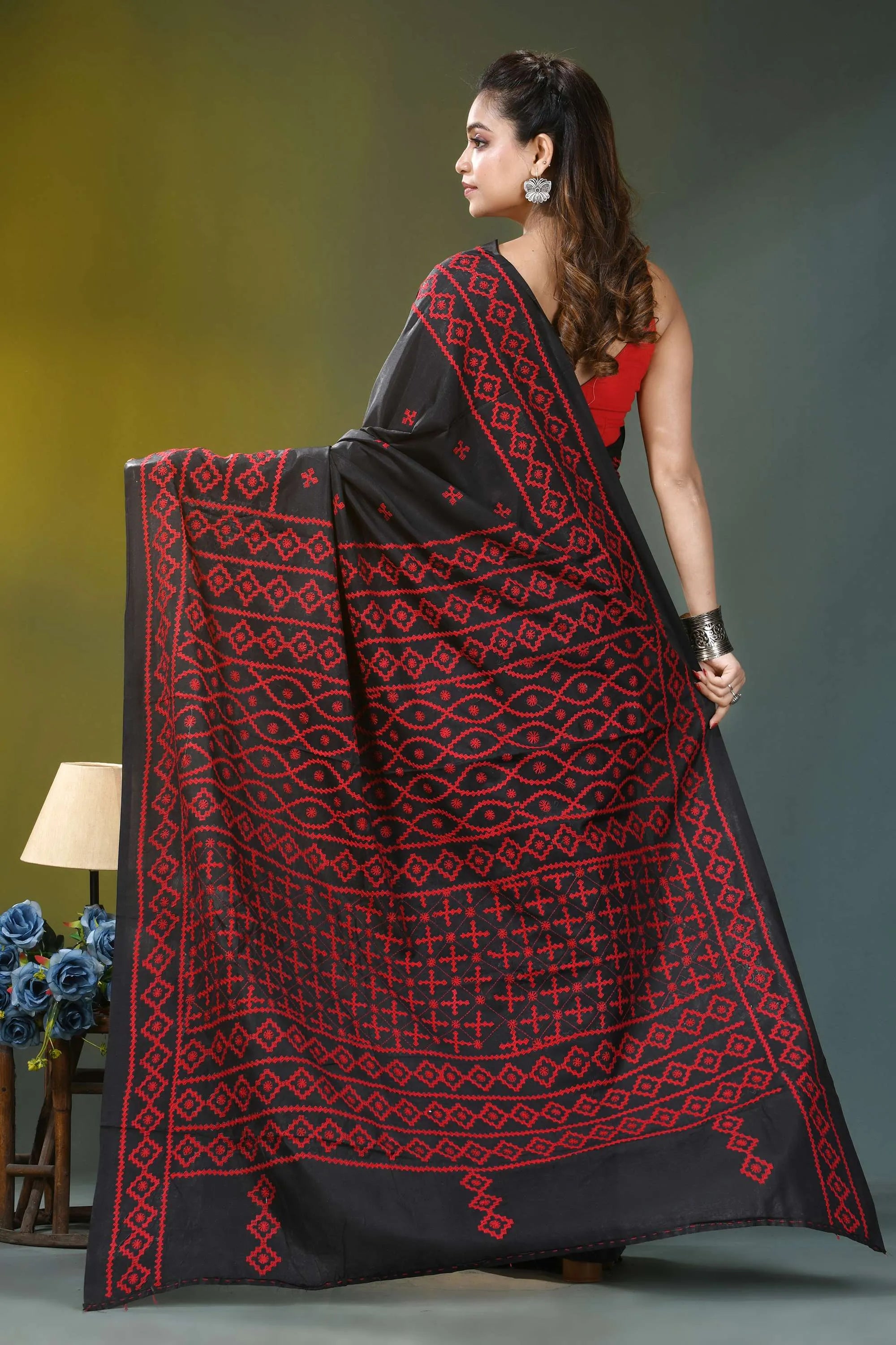 Handcrafted red thread kutch embroidery silk saree in black black saree intricate red embroidery 4