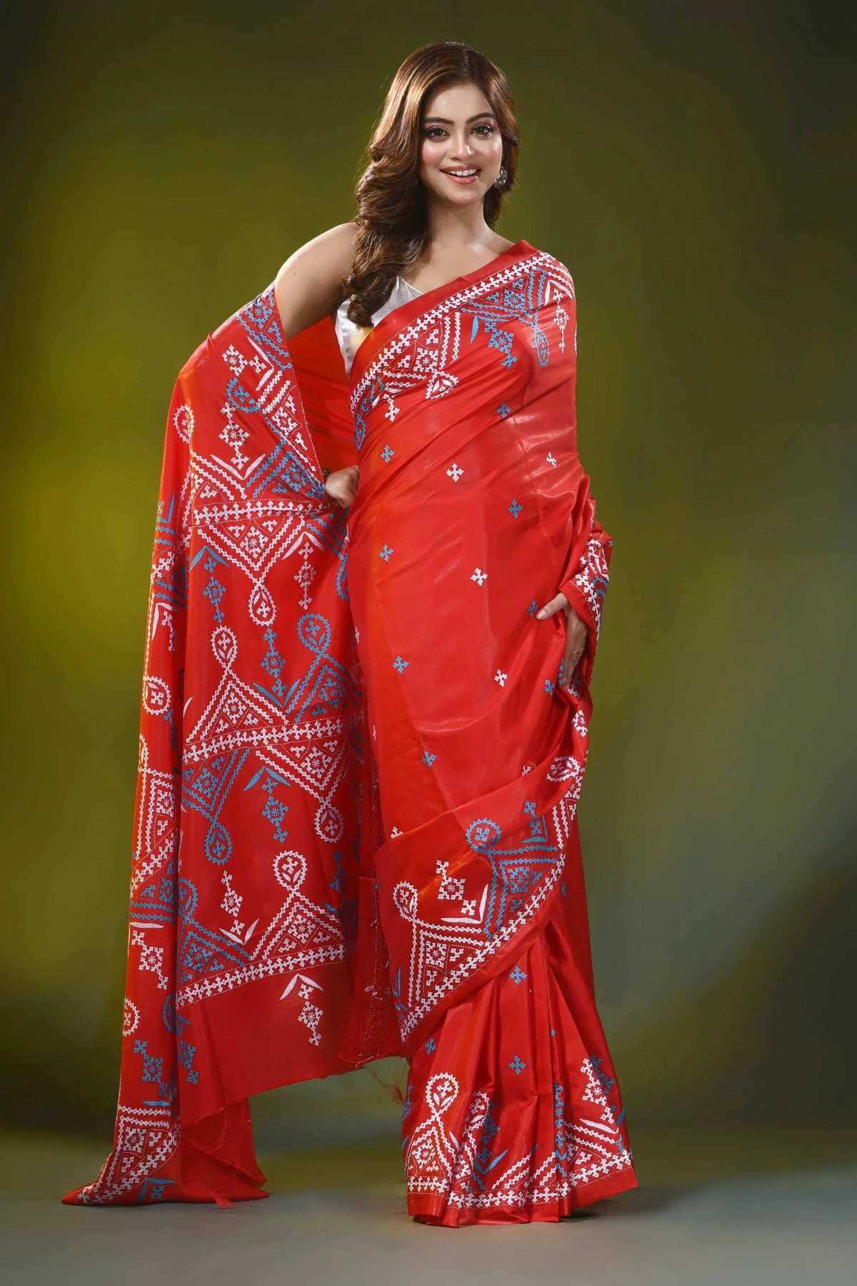 Handcrafted scarlet red ethnic pattern silk gujrati stitch saree 4
