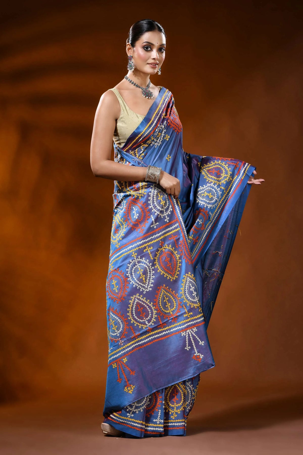 Handcrafted steel blue kutch embroidery silk saree with paisley motif 4
