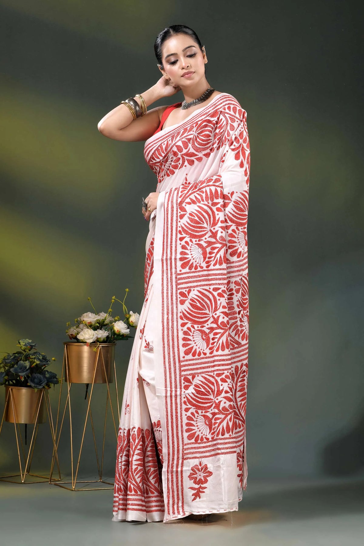Handcrafted white kantha stitch silk saree with red floral design 4