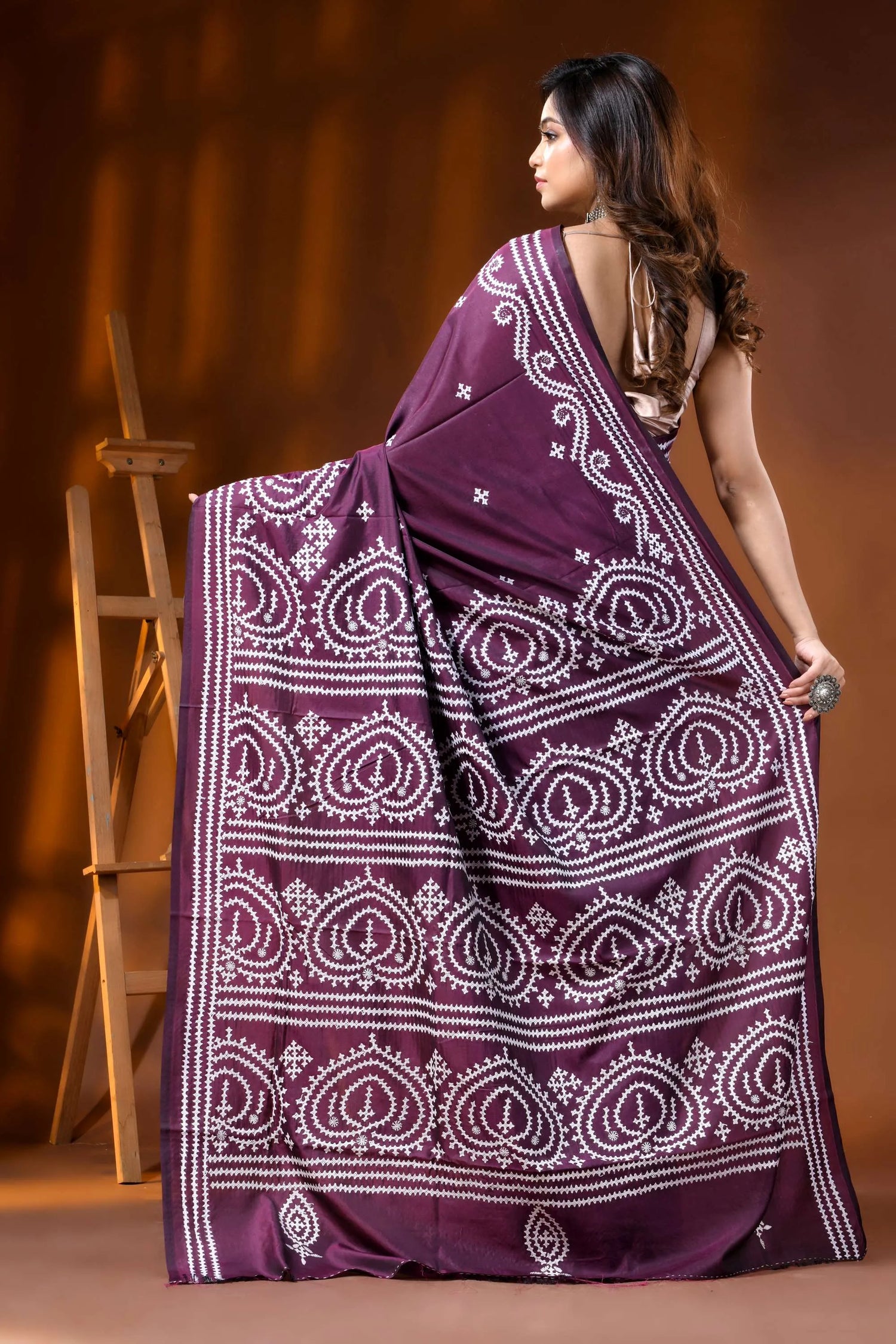 Handcrafted wine silk kutch work saree with paisley motif design 5