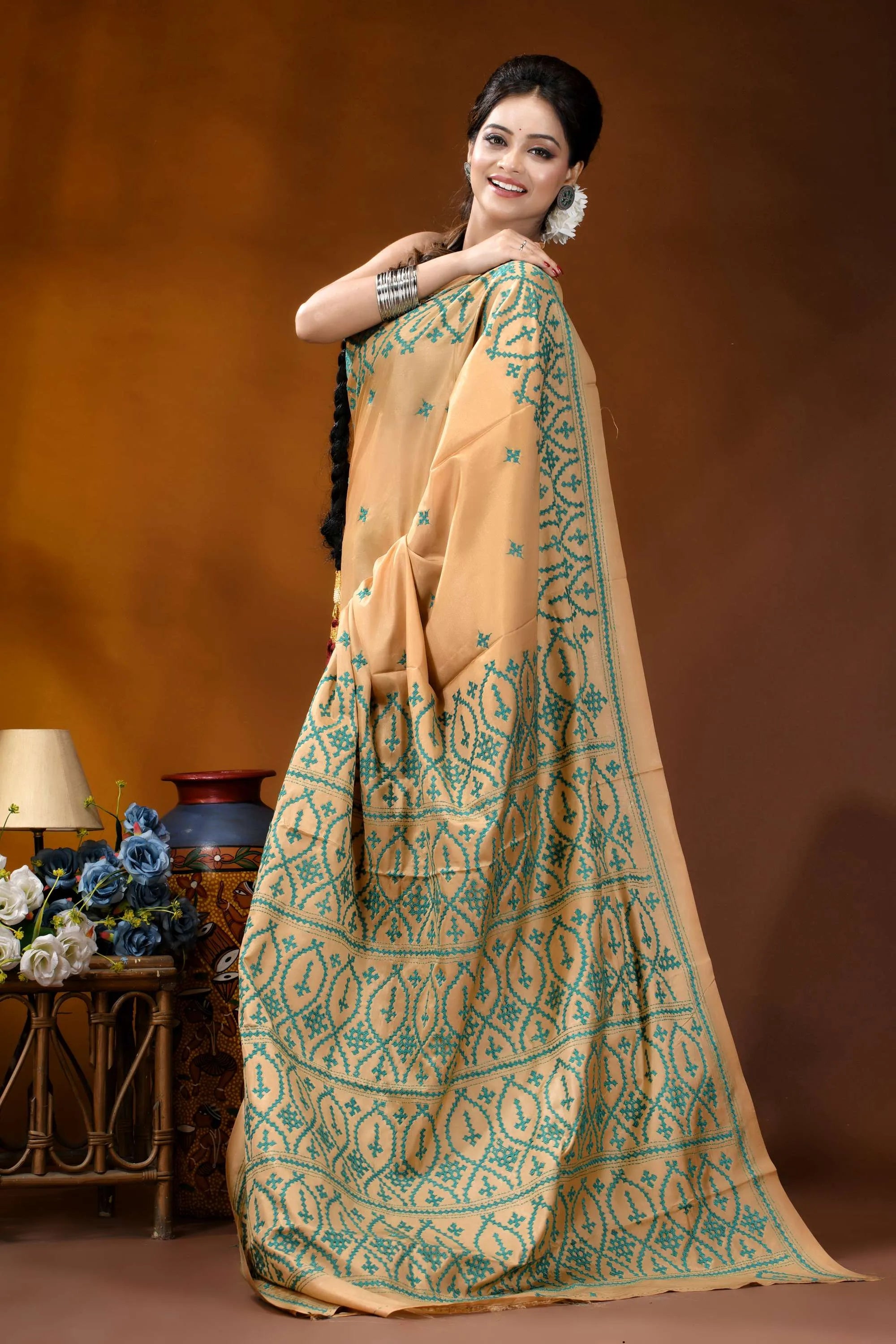 Handmade beige geometric design kutch embroidery silk saree beige saree intricate green embroidery 4