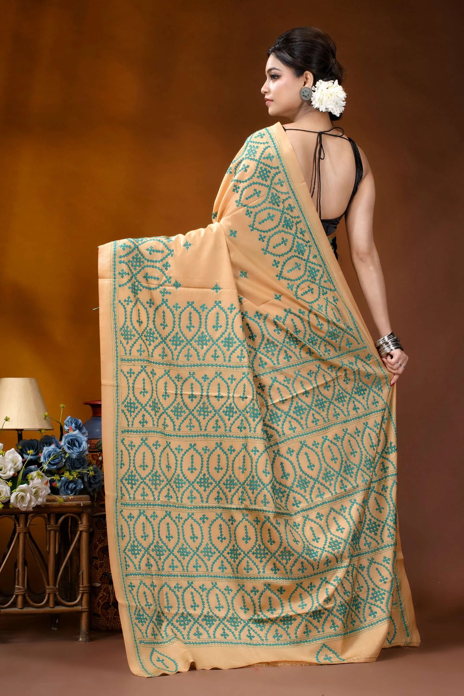 Handmade beige geometric design kutch embroidery silk saree beige saree intricate teal embroidery 5