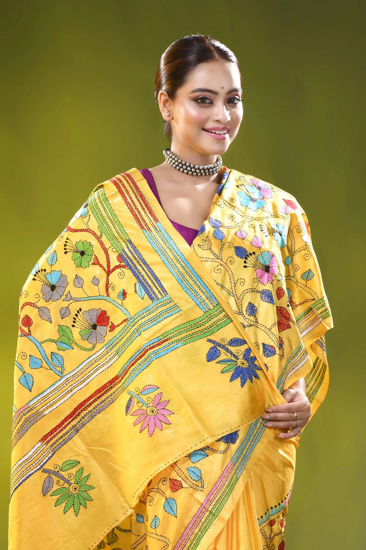 Handmade bright yellow silk kantha stitch saree - hibiscus floral motif 2