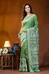 Handmade emerald green paisley design kutch work silk saree vibrant green saree adorned intricate 6