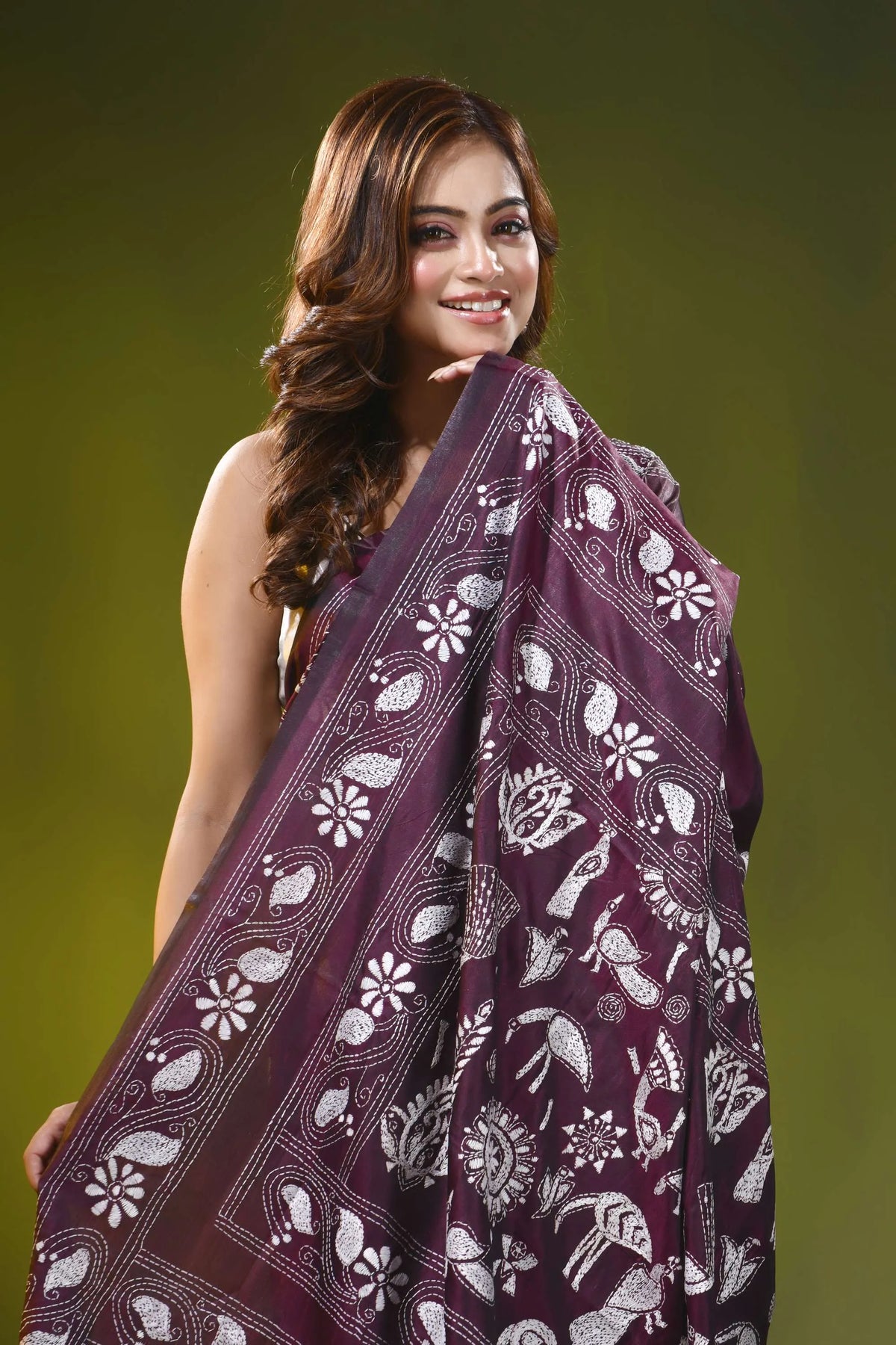 Handmade ethnic motif crater brown silk kantha embroidery saree 2