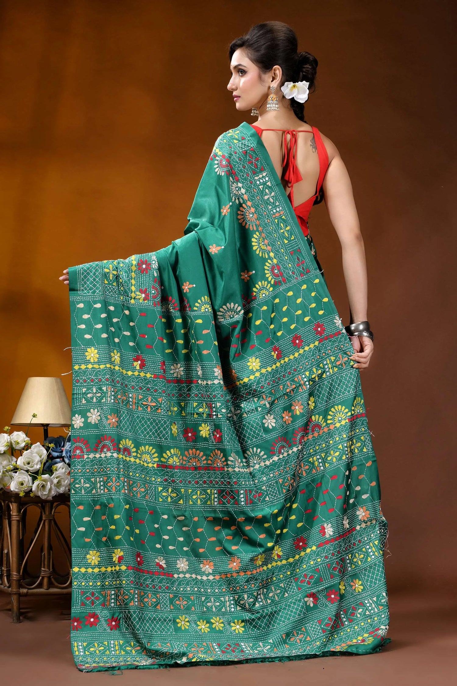 Handmade green floral motif silk lambani embroidery saree emerald green saree intricate floral 5