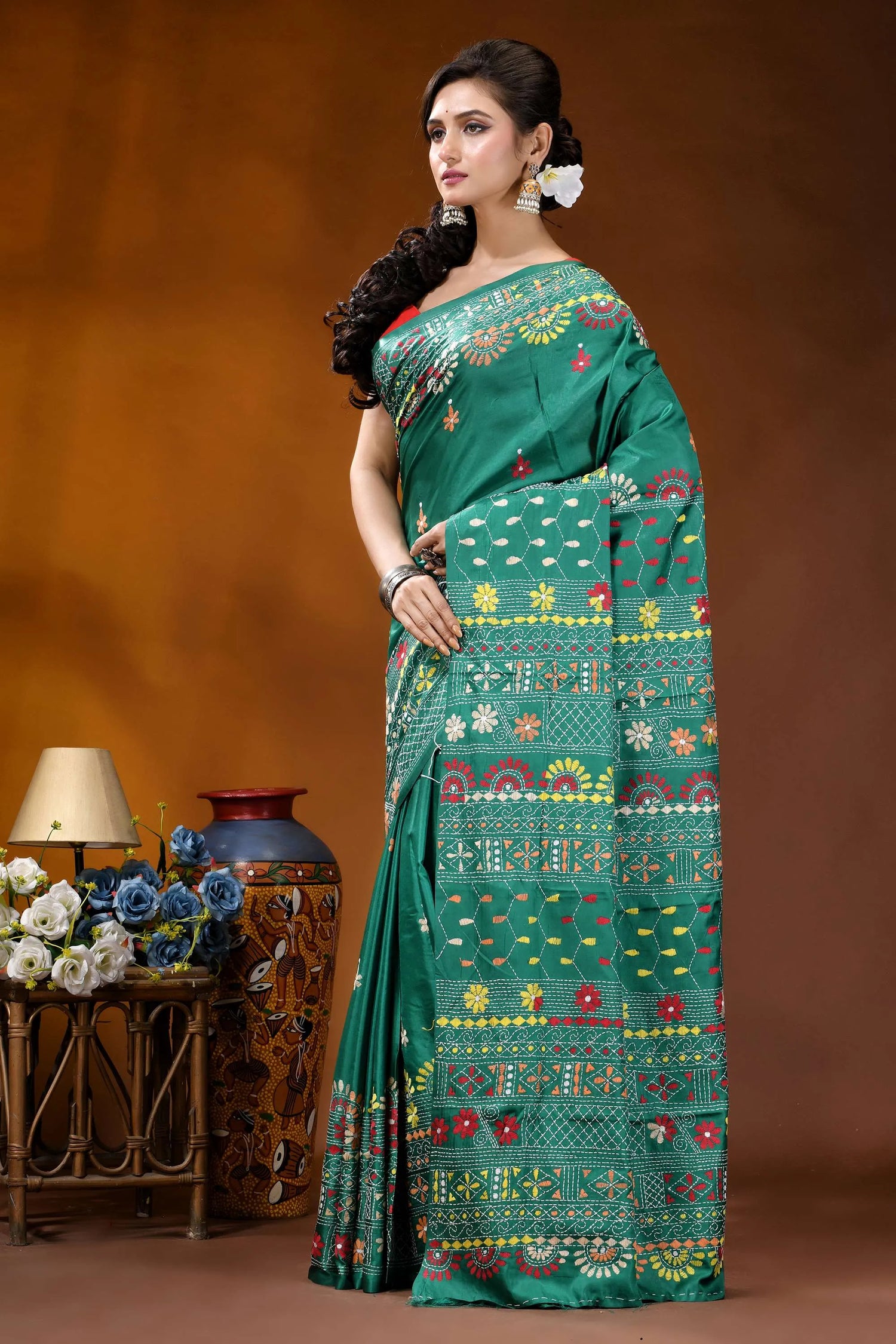 Handmade green floral motif silk lambani embroidery saree emerald green silk saree adorned 3