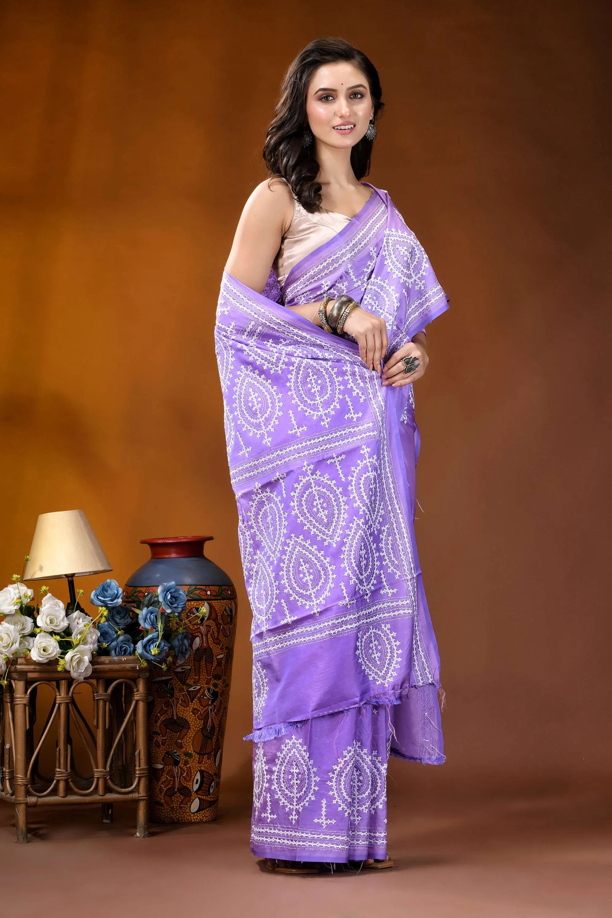 Handmade lavender paisley design kutch embroidery silk saree lavender saree intricate white embroidered 5