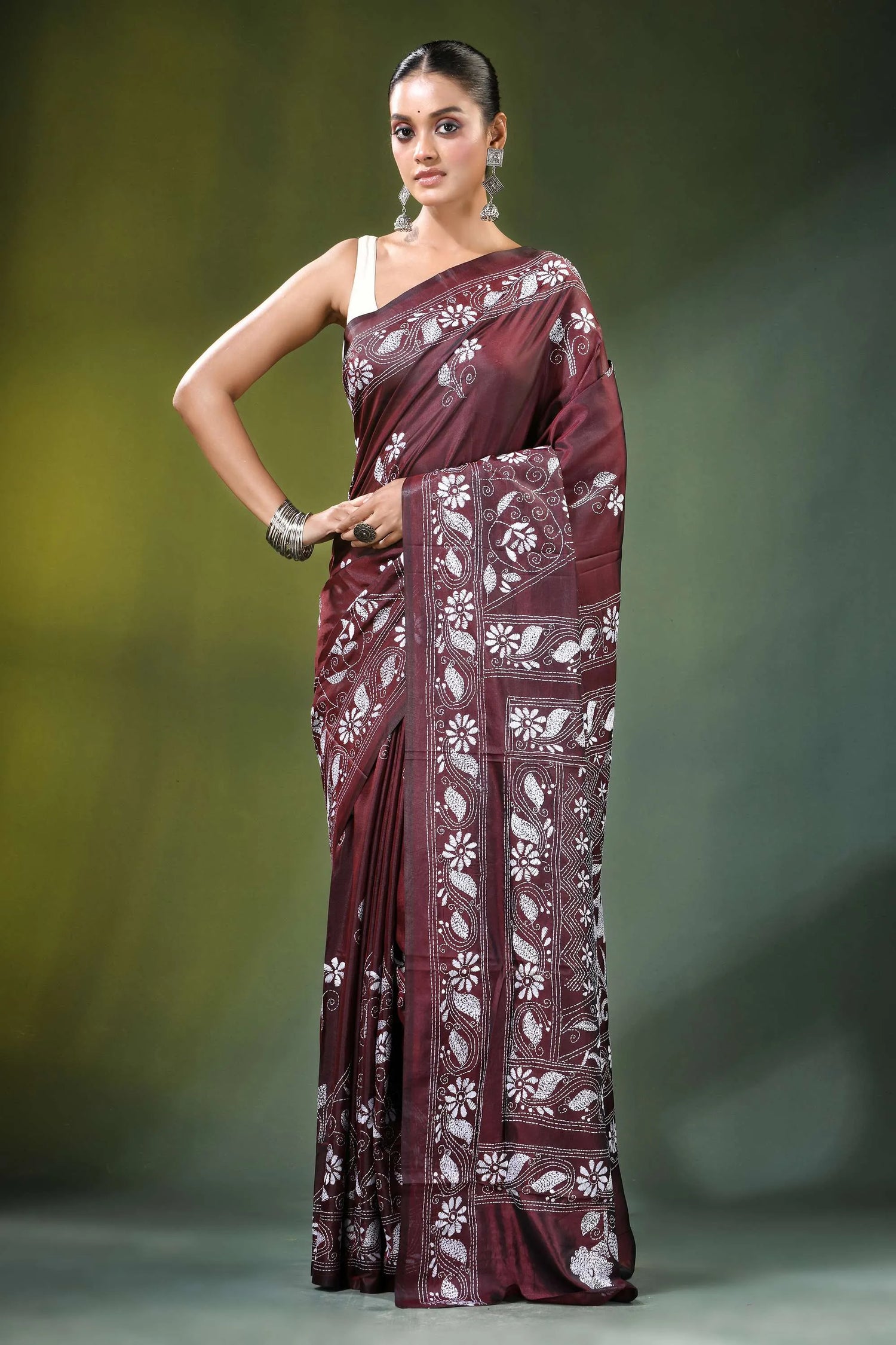 Handmade wine floral design kantha embroidery silk saree maroon intricate white 6