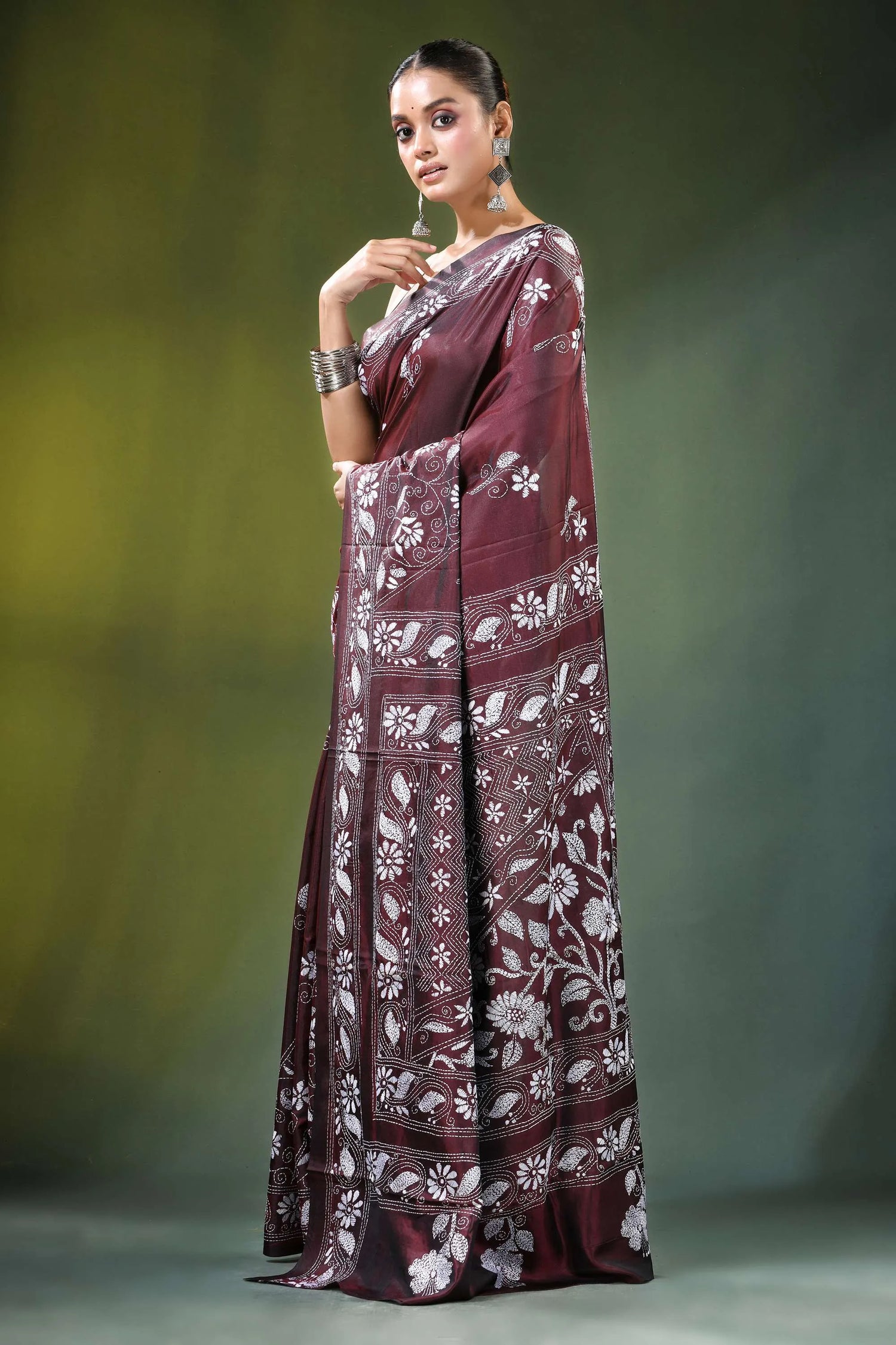 Handmade wine floral design kantha embroidery silk saree maroon adorned intricate 3