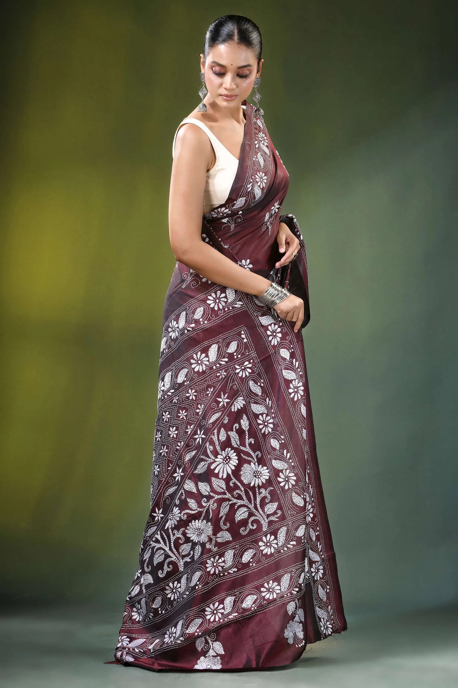 Handmade wine floral design kantha embroidery silk saree maroon intricate white 5