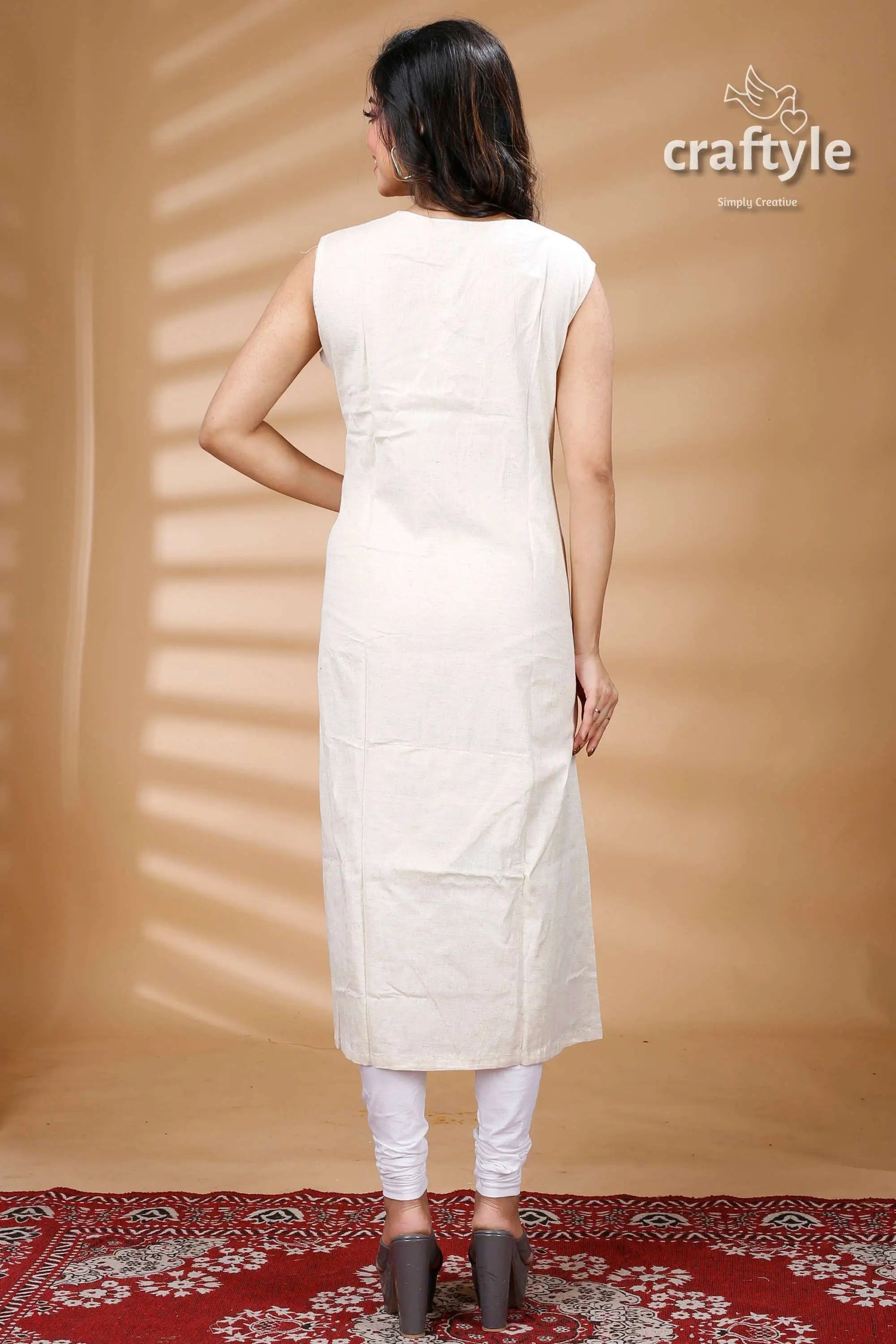 Indigo blue white cotton dabu print kurti for women sleeveless white kurta 4