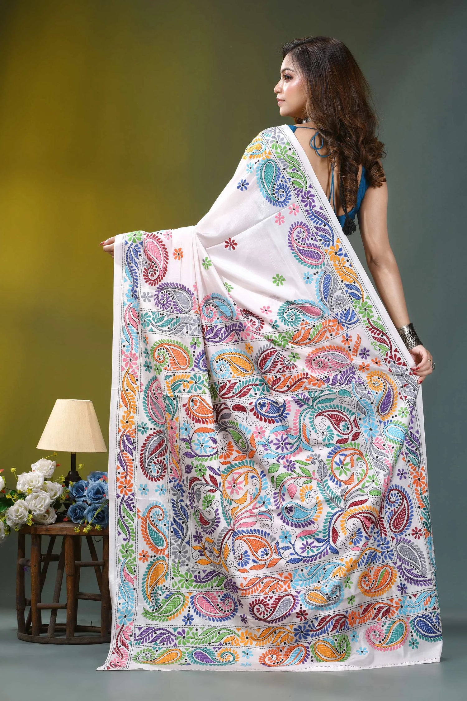 Ivory white multi-thread paisley design handmade silk kantha saree vibrant white saree adorned intricate 4
