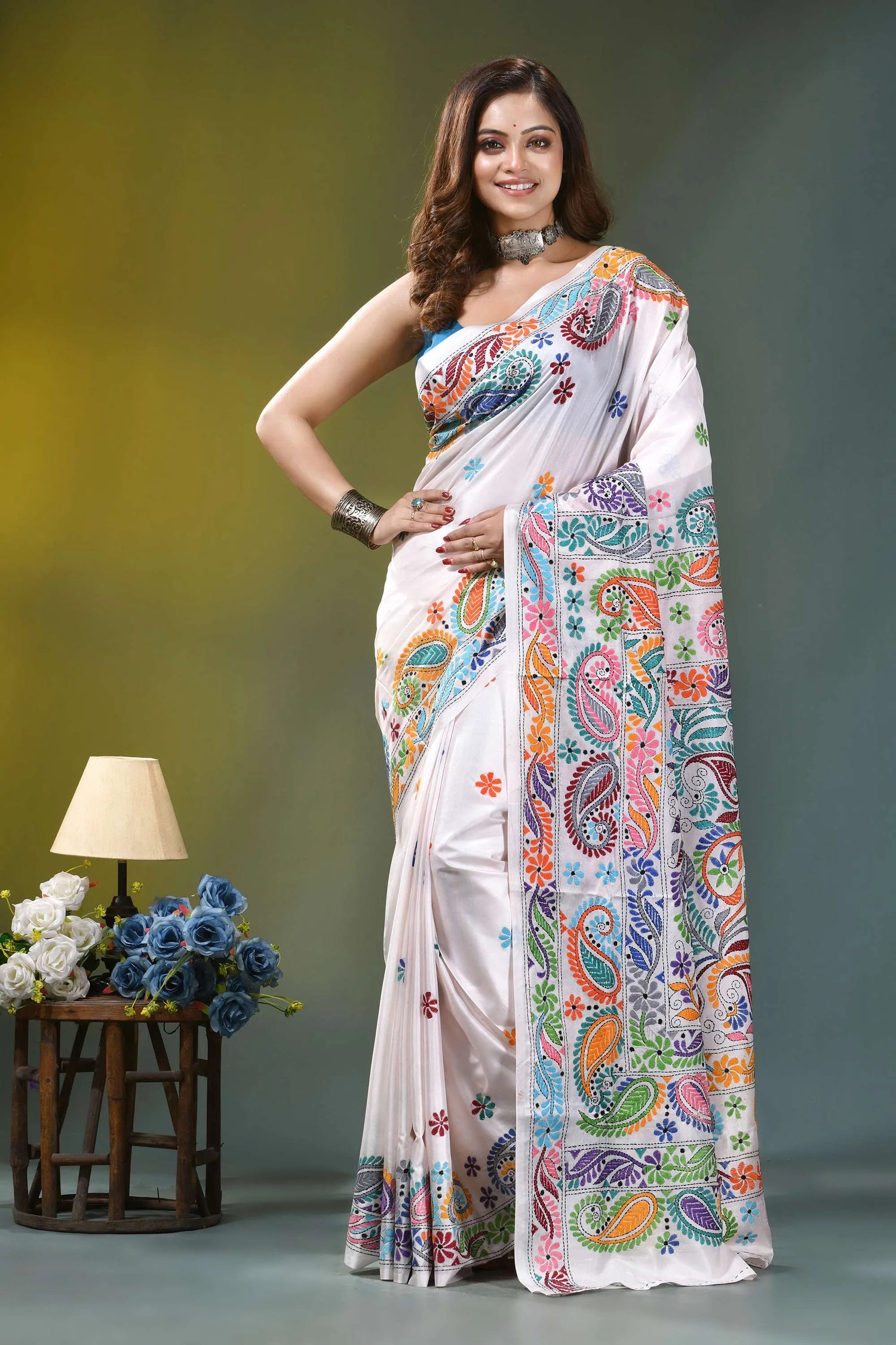 Ivory white multi-thread paisley design handmade silk kantha saree white silk saree adorned vibrant 1