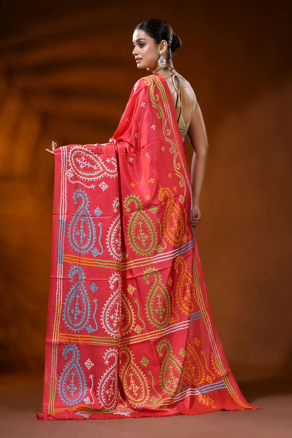 Jasper red silk kutch work saree hand embroidered paisley design 5