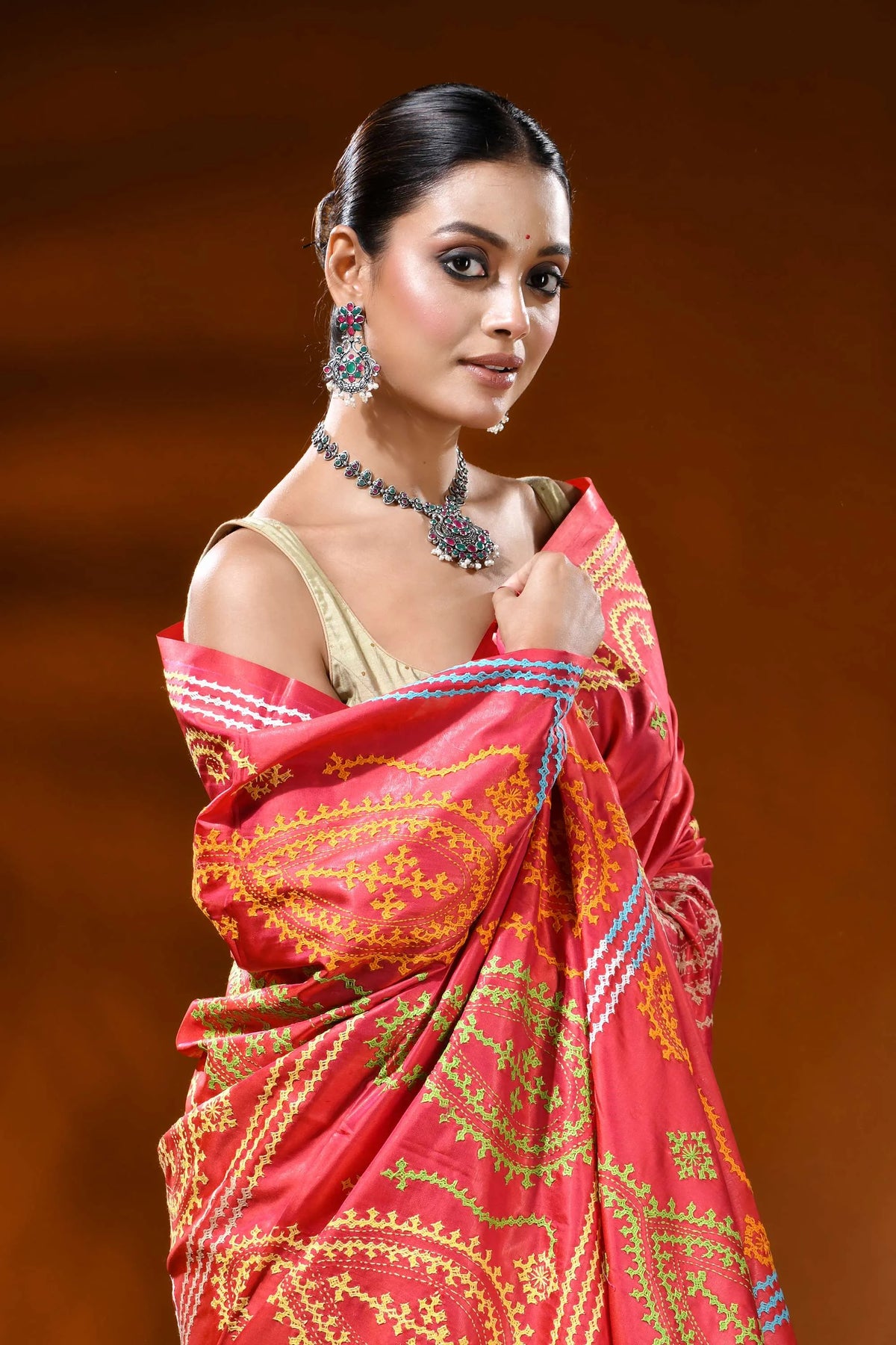 Jasper red silk kutch work saree hand embroidered paisley design 2