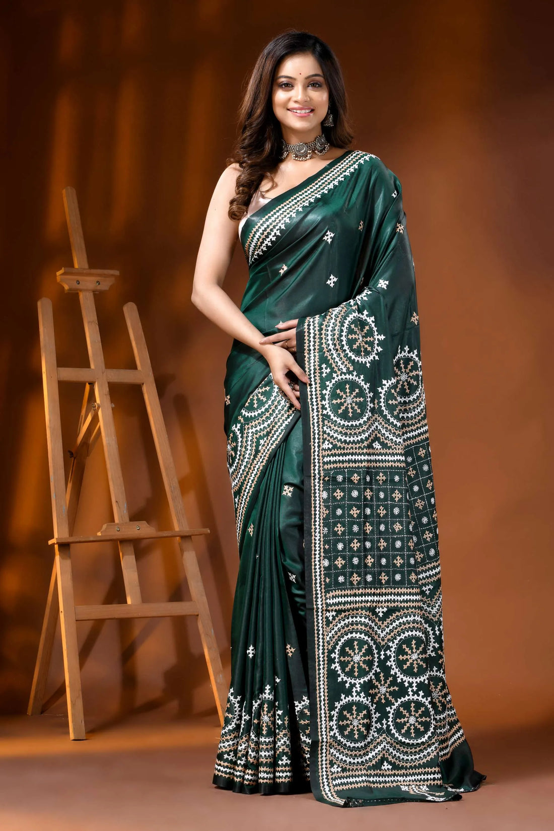 Jungle green ethnic silk gujarati stitch saree - hand embroidered 1