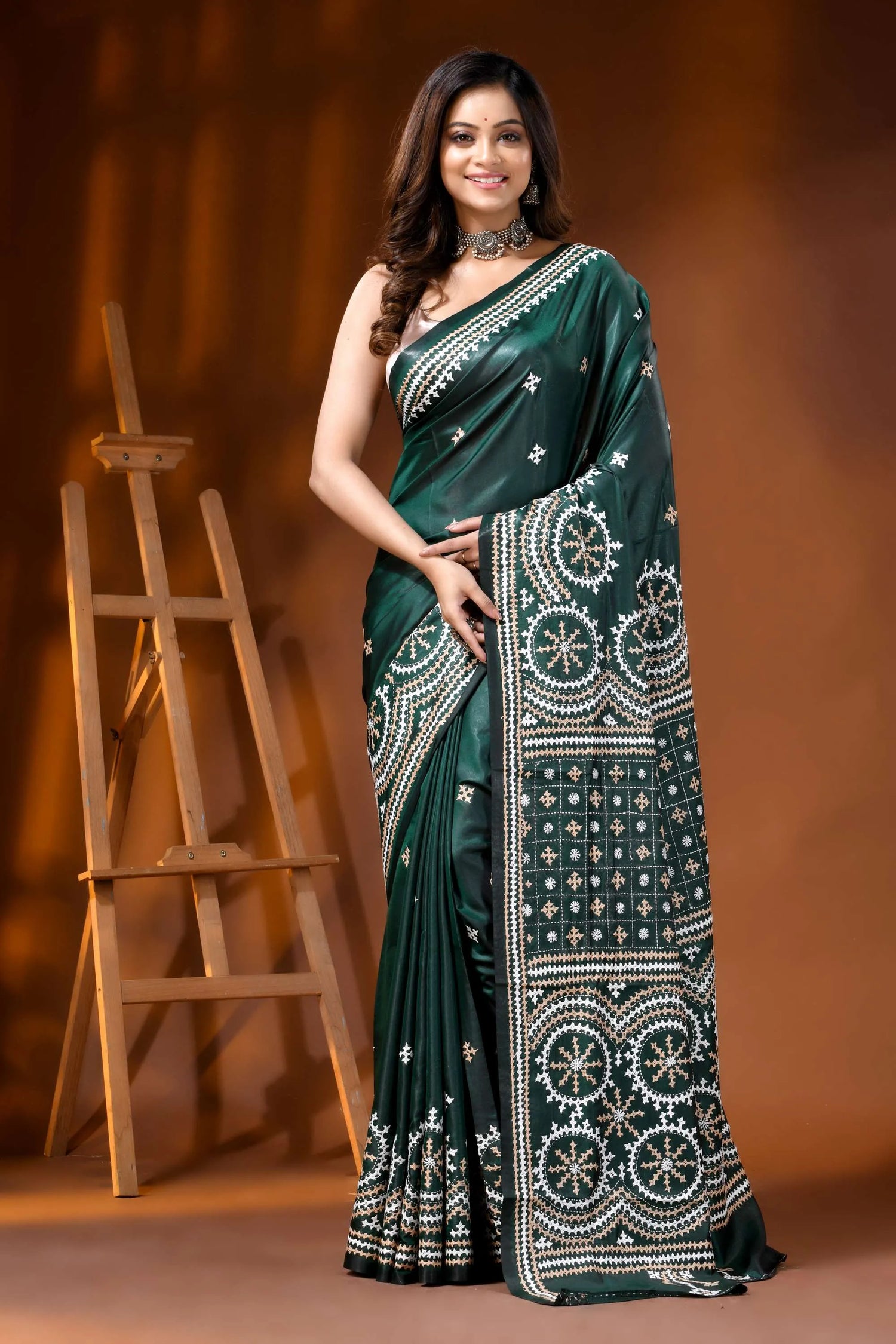Jungle green ethnic silk gujarati stitch saree - hand embroidered 1