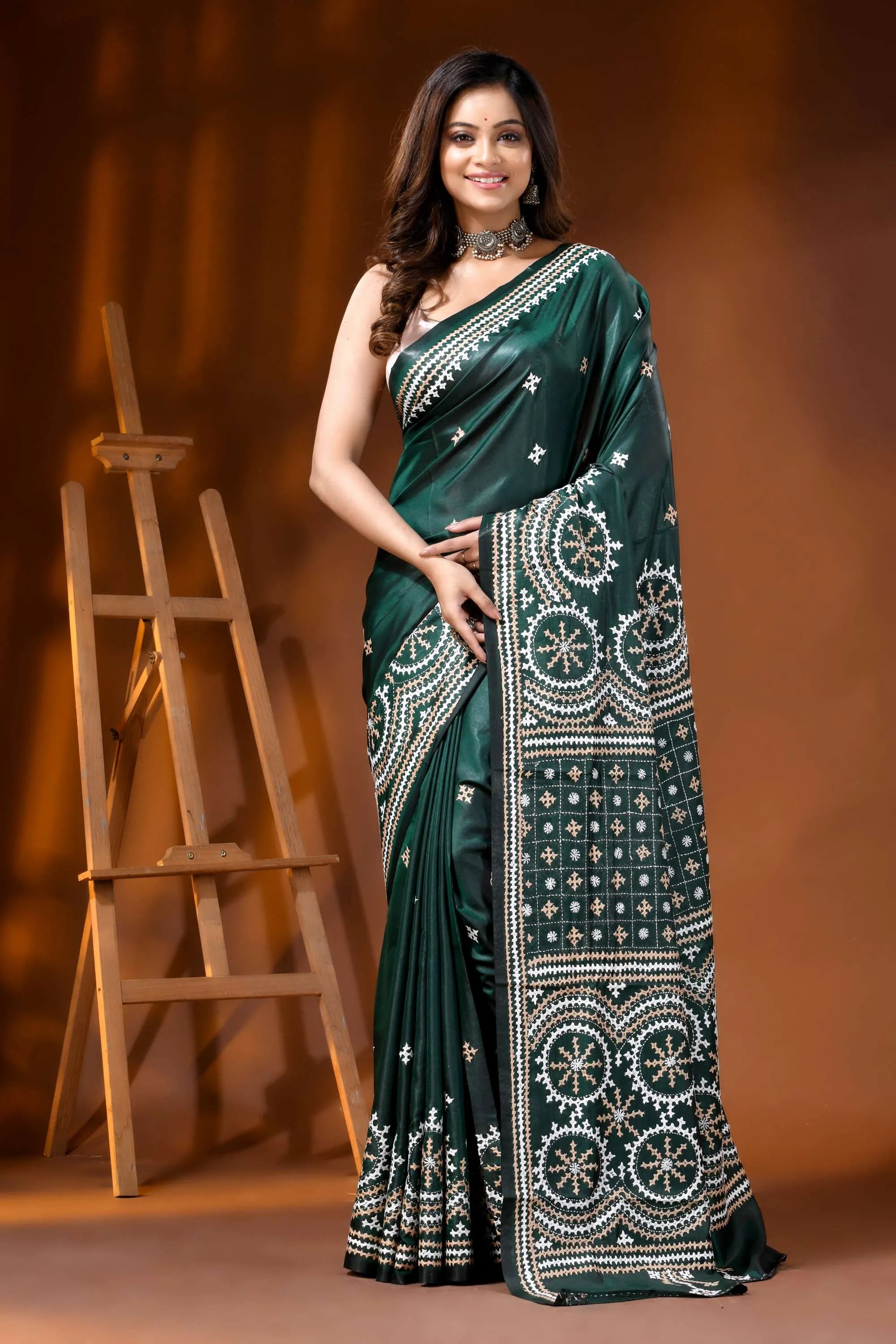 Jungle green ethnic silk gujarati stitch saree - hand embroidered 1