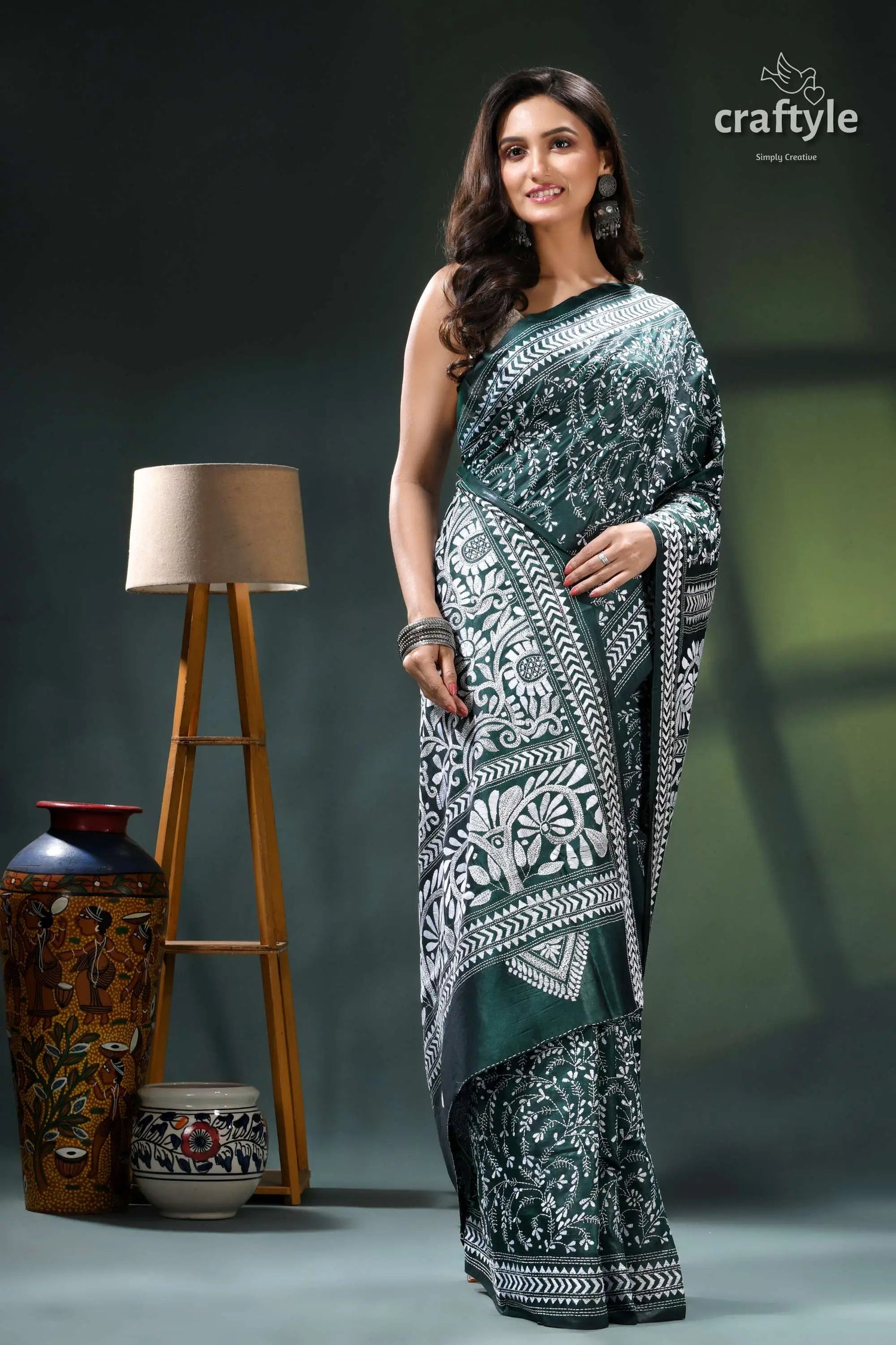 Jungle green flowery pattern authentic silk kantha stitch saree green white floral saree modern 4