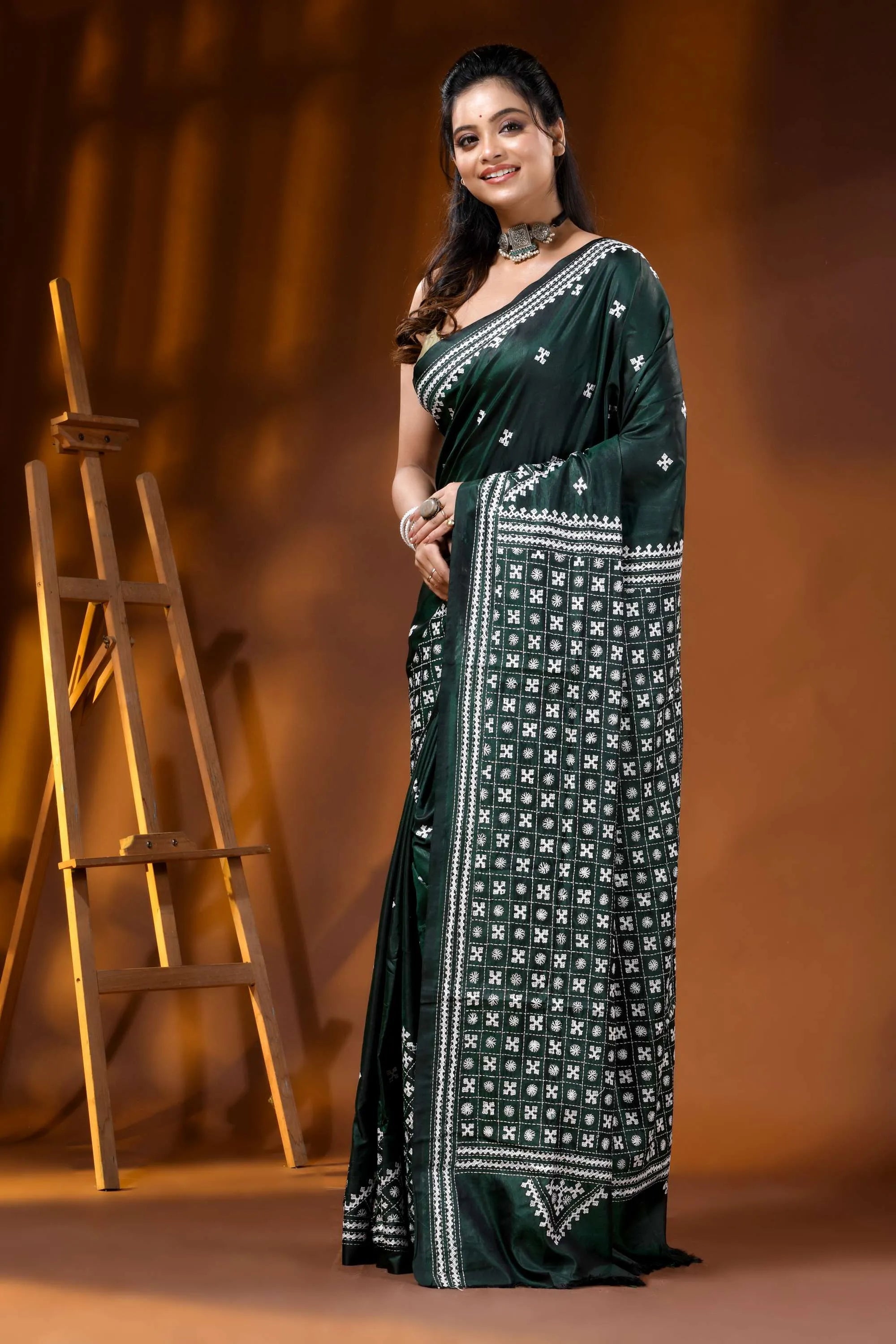 Jungle green handmade silk gujarati stitch saree - geometric design 3