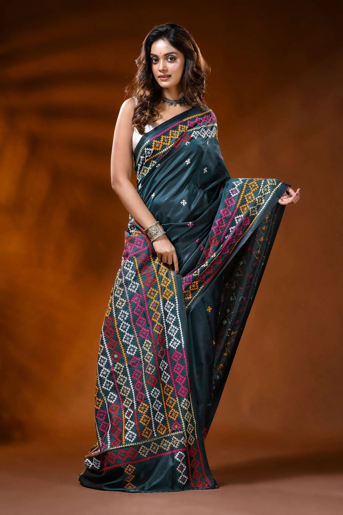 Jungle green multithread hand embroidered kutch work saree in silk 4