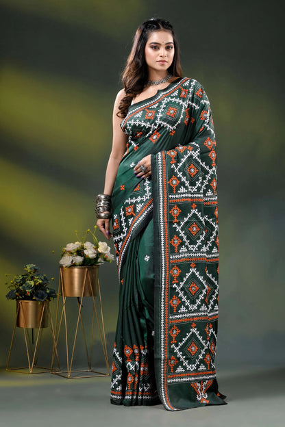 Jungle green silk gujrati stitch saree with geometric ethnic motif 1