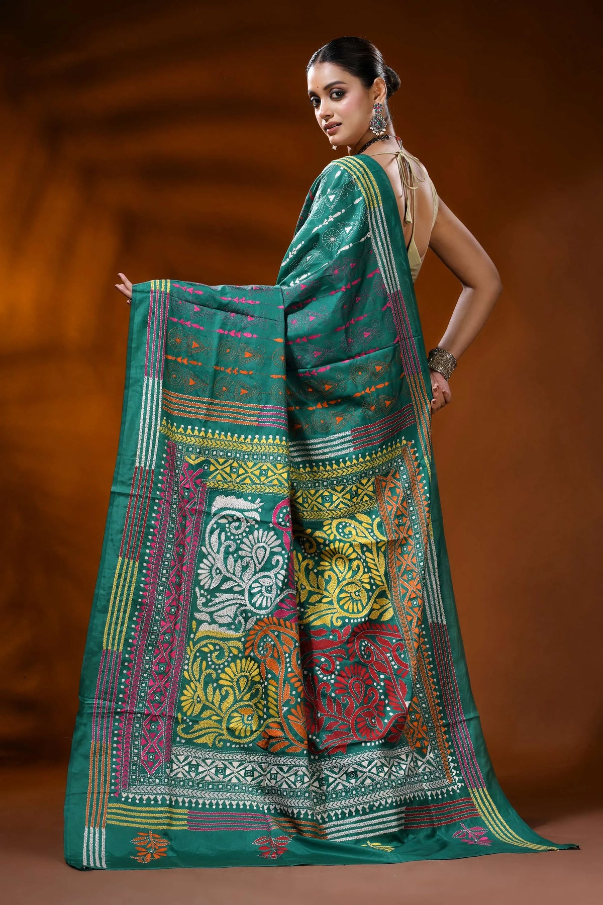 Jungle green silk kantha stitch saree with handcrafted ethnic motif 5