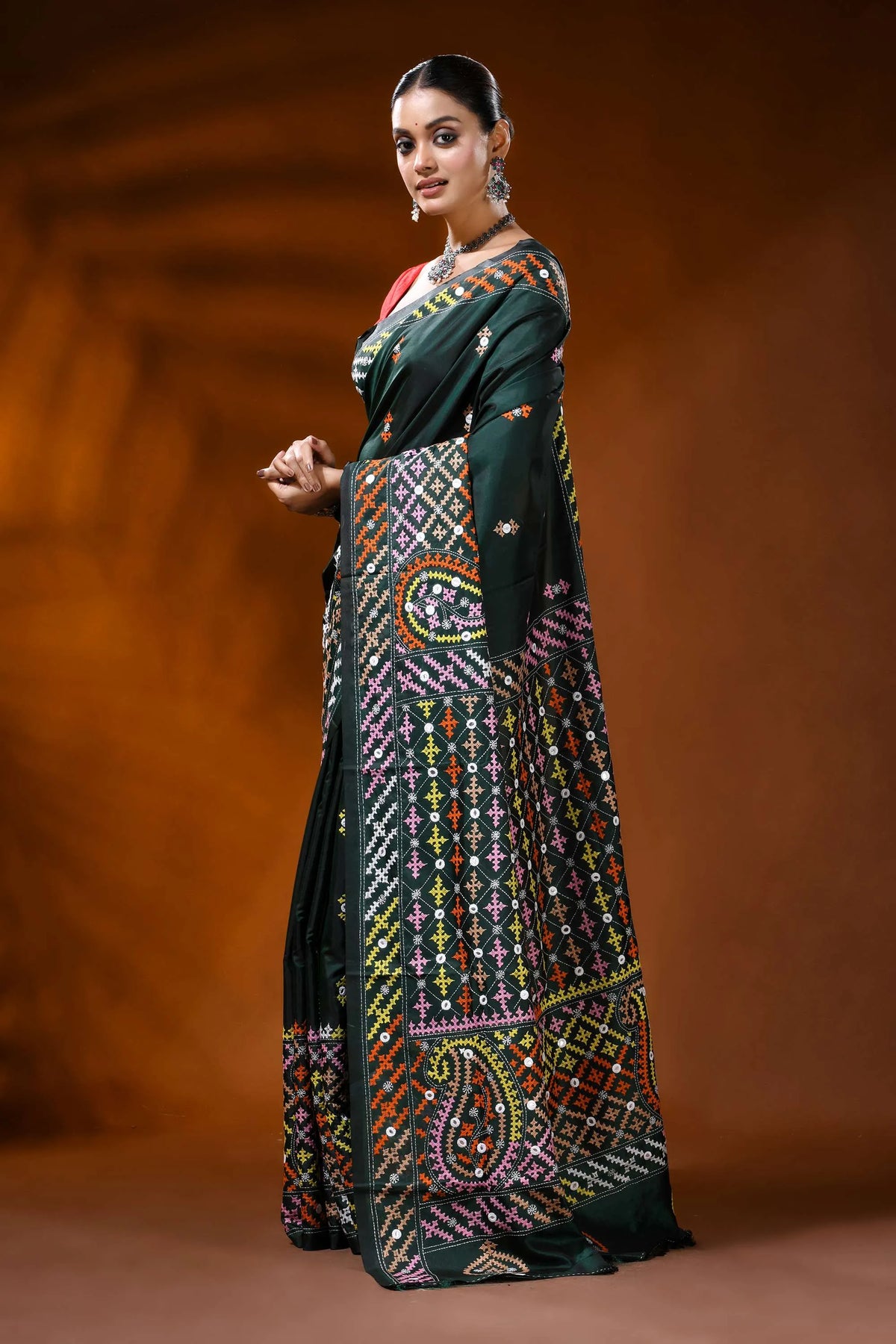 Jungle green silk kutch embroidered saree with multicolor mirror detailing 4