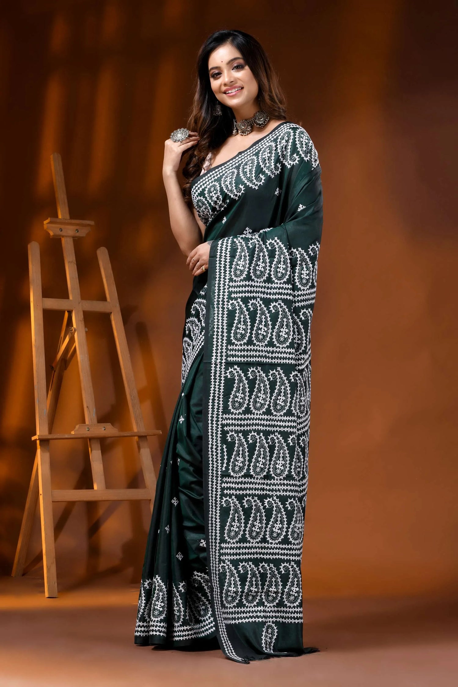 Jungle green silk kutch work saree with hand embroidered paisley 3