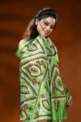 Leaf green gujarati stitch saree with maroon geometric silk design 2